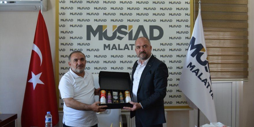 Başkan Pehlivan, Düzcenin ürünlerini tanıtıyor Kaynak: Başkan Pehlivan, Düzcenin ürünlerini tanıtıyor 