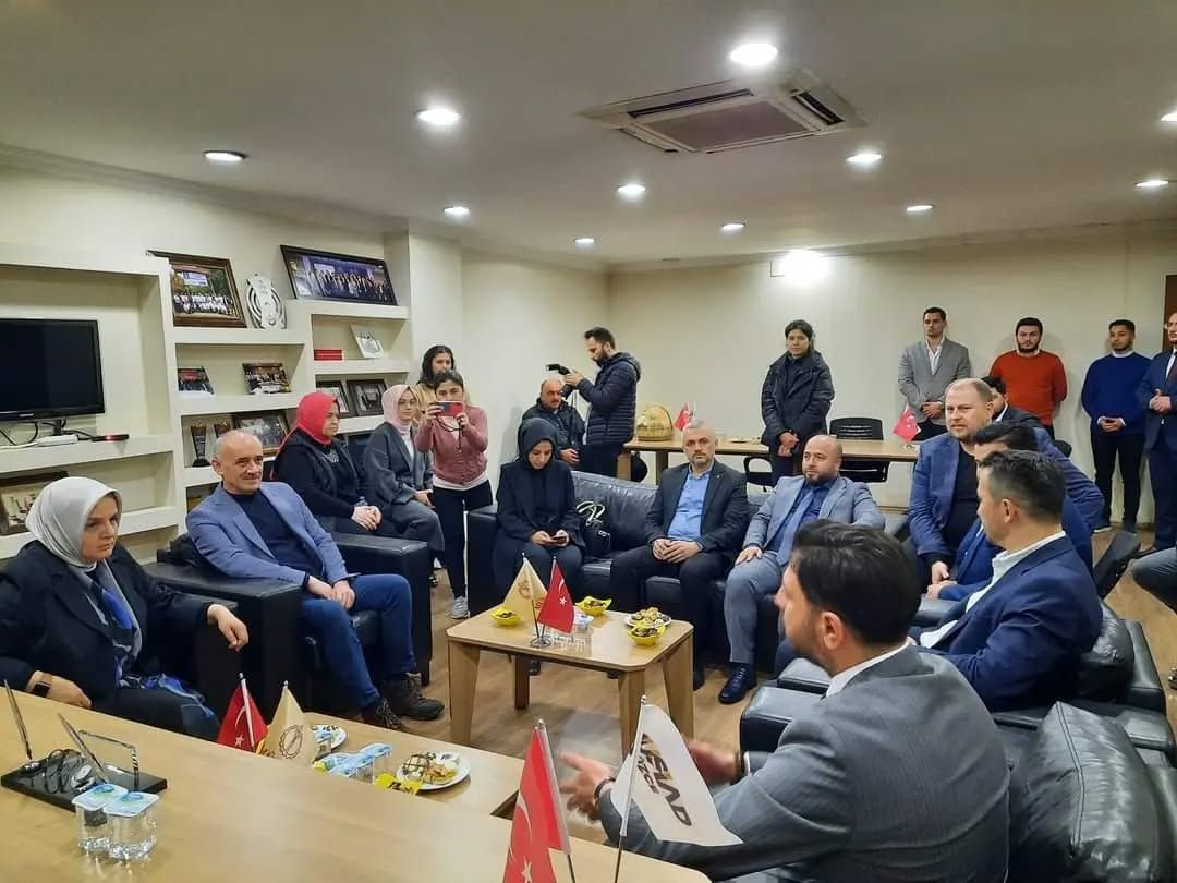 Sayın Ayşe KEŞİR Derneğimizi Ziyaret Etti 