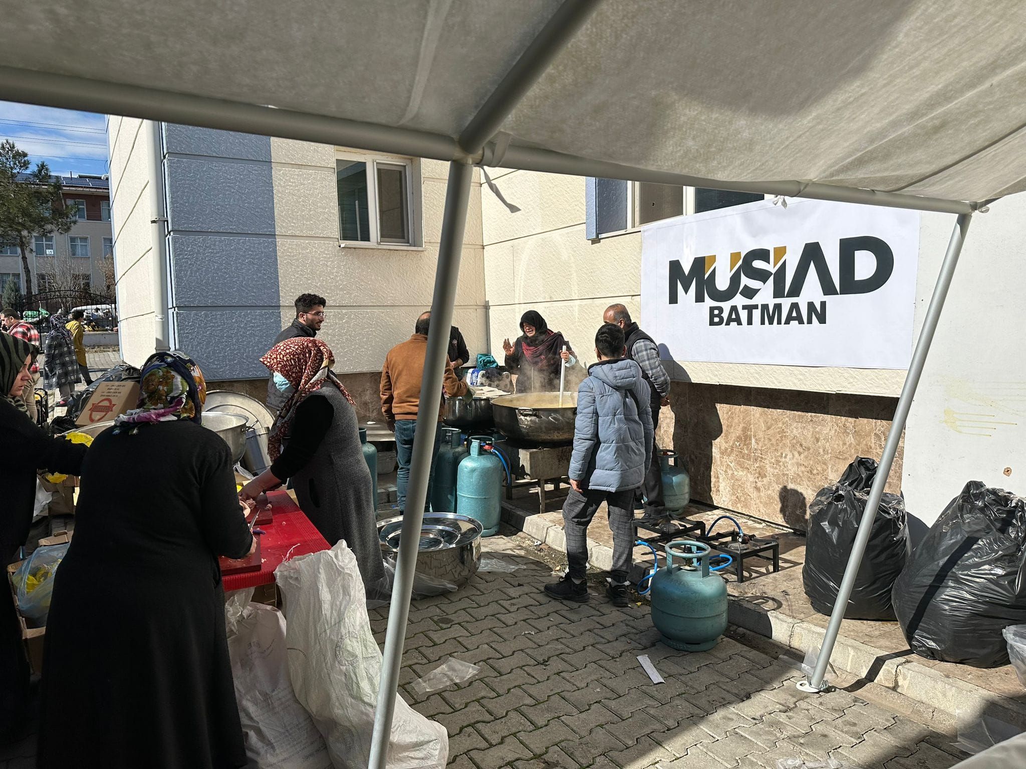 Batman'dan yola çıkan gıda aracımız Adıyaman'a ulaştı