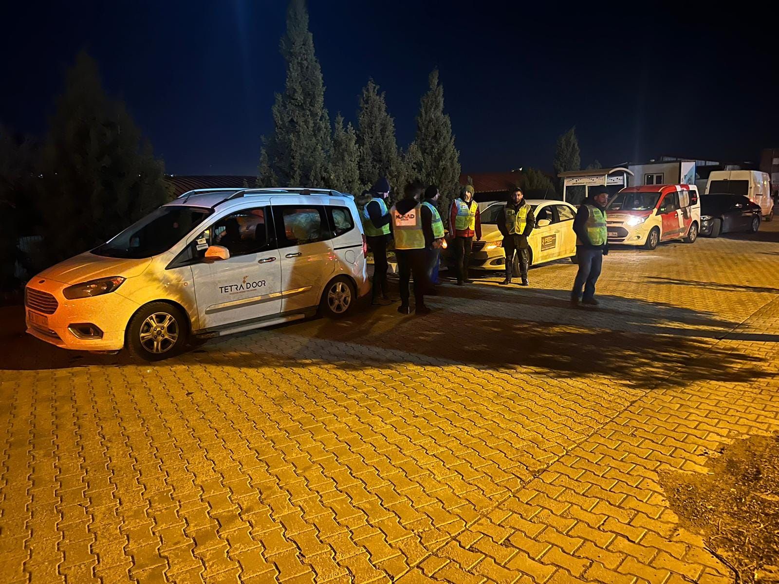Kayseri'den depremzedelere yardım ulaştı.