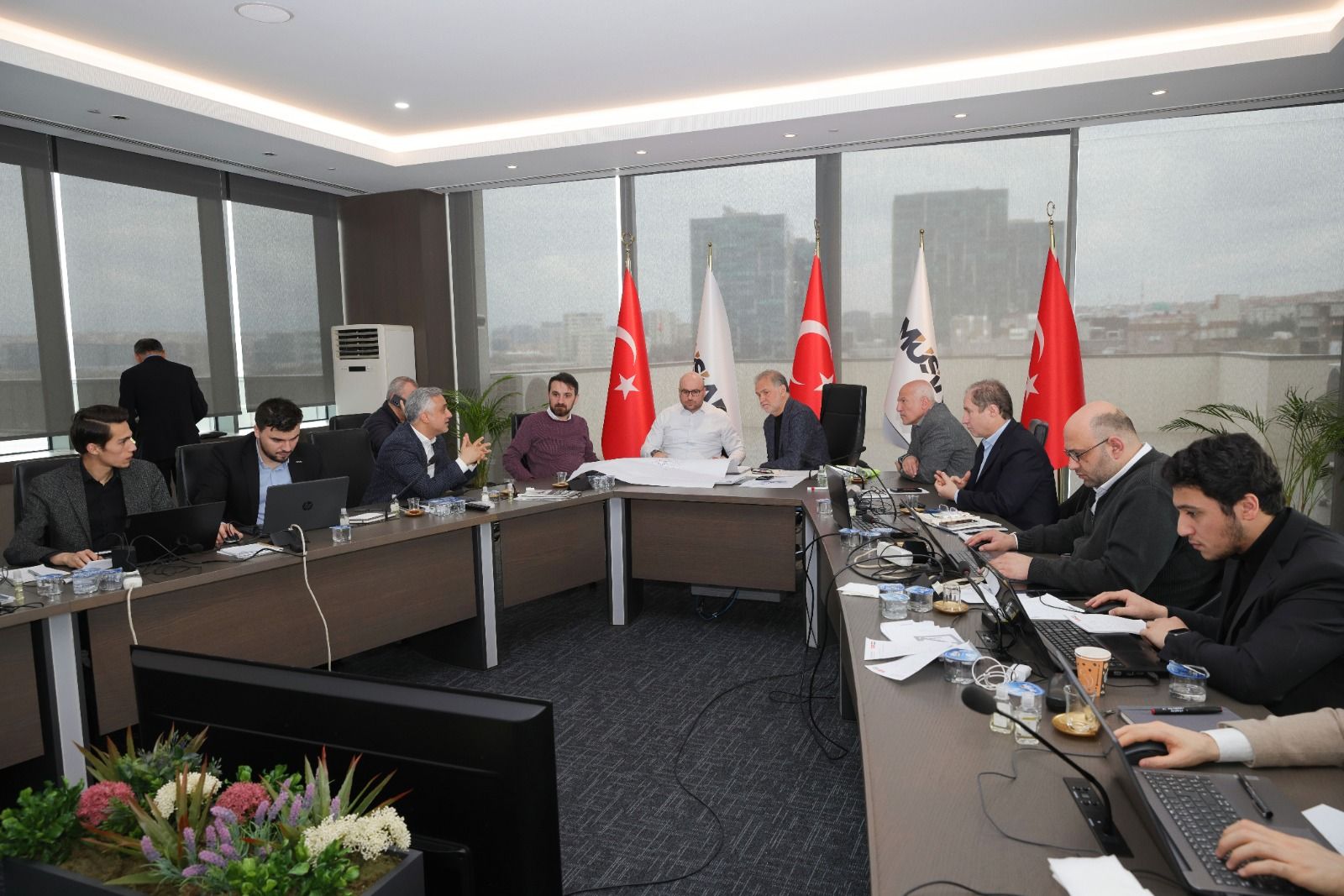 Genel Merkezimizin Kriz Masası, Afet Bölgelerine Acil Yardımları Ulaştırıyor