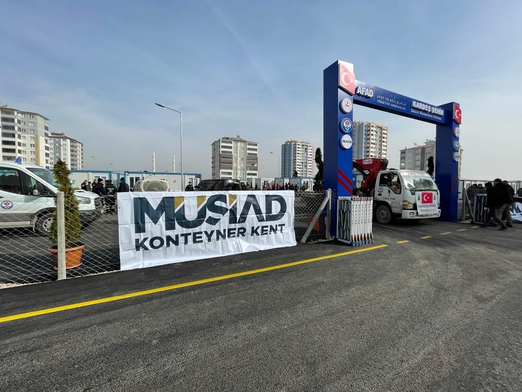 Cumhurbaşkanı Erdoğan Konteyner Kenti Ziyaret Etti