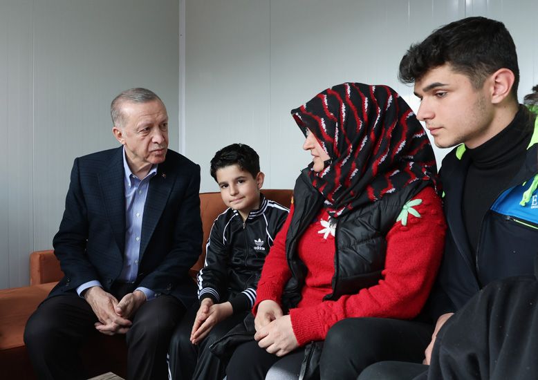 Cumhurbaşkanı Erdoğan Konteyner Kenti Ziyaret Etti
