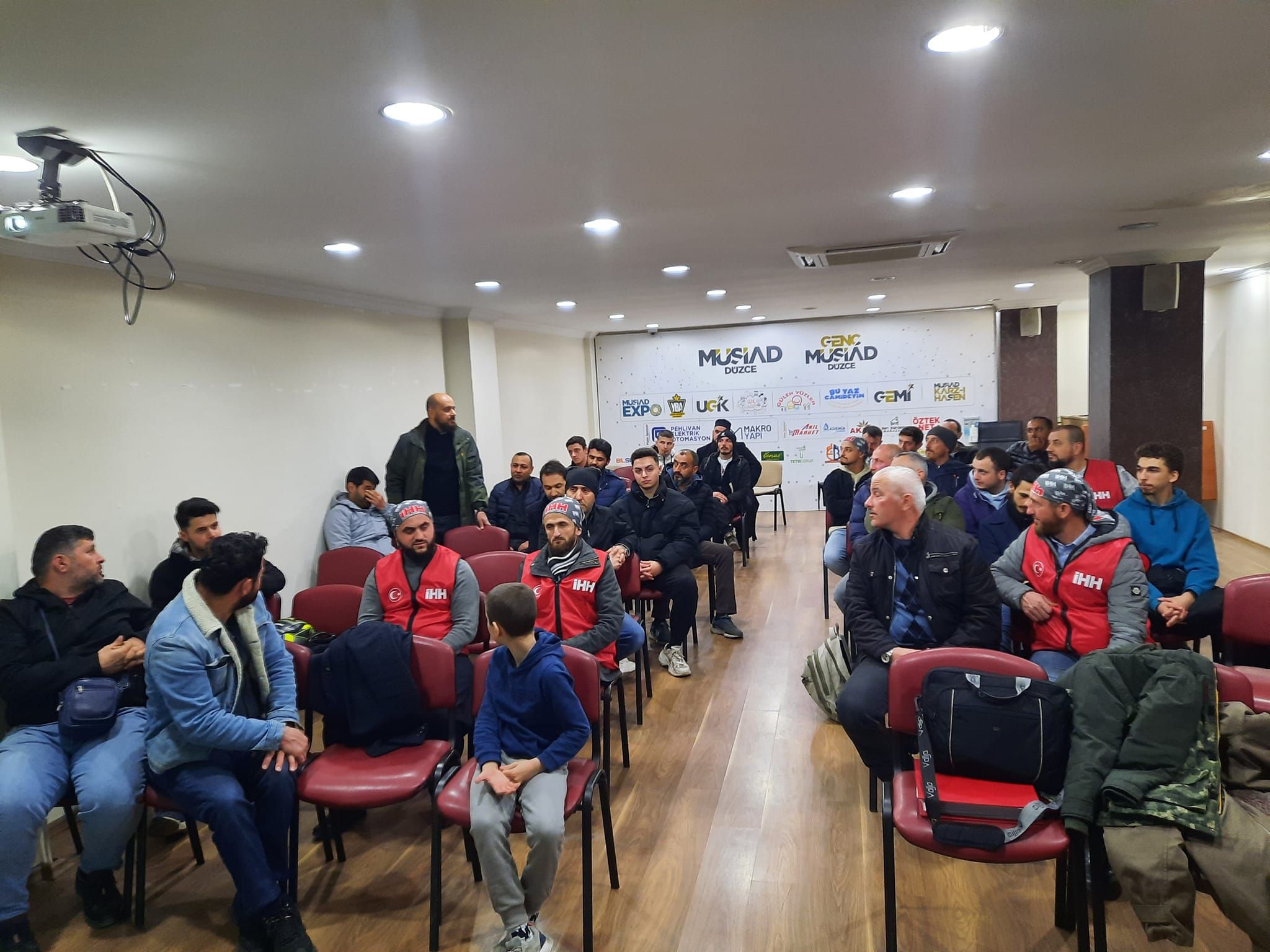 Arama Kurtarma Ekibimiz ve Gönüllülerimizle Eğitim Toplantımızı Gerçekleştirdik