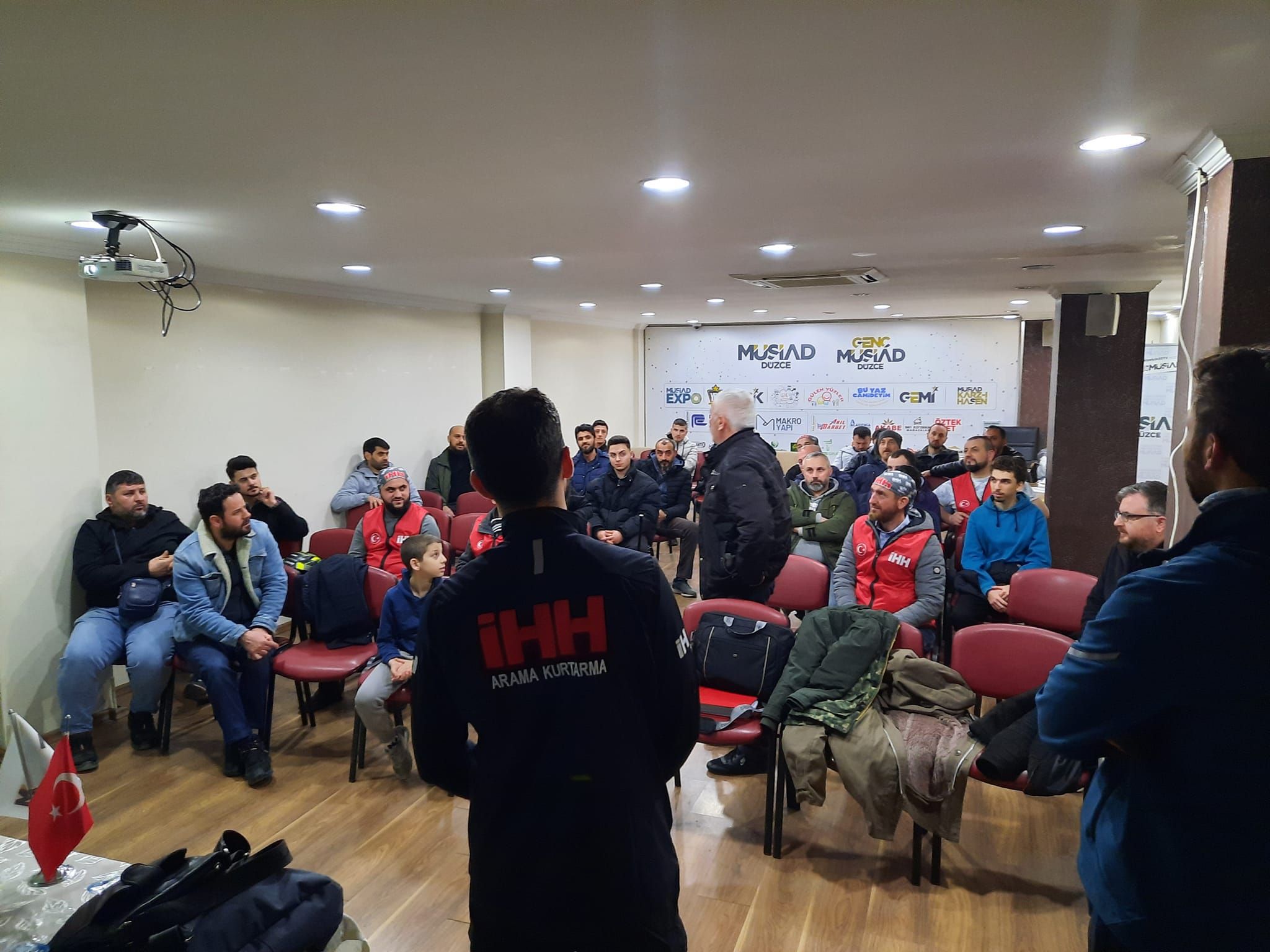 Arama Kurtarma Ekibimiz ve Gönüllülerimizle Eğitim Toplantımızı Gerçekleştirdik