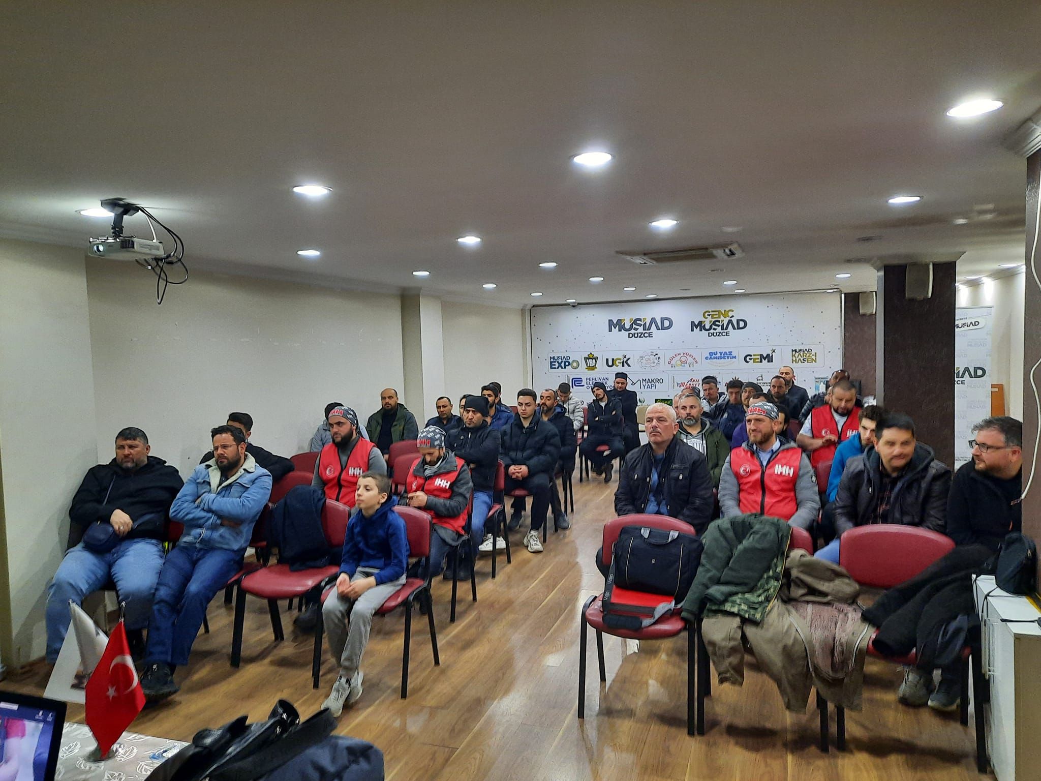 Arama Kurtarma Ekibimiz ve Gönüllülerimizle Eğitim Toplantımızı Gerçekleştirdik