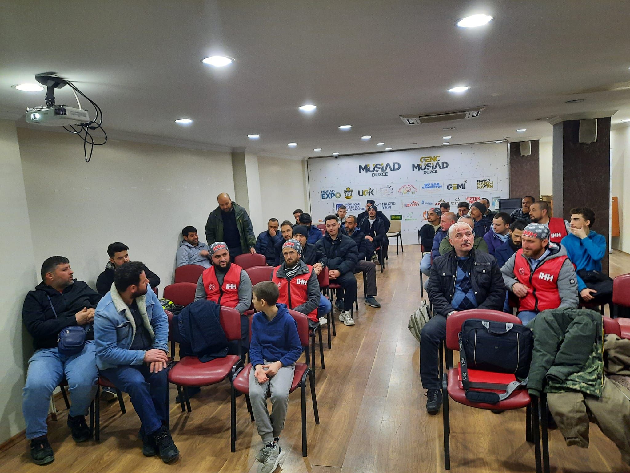 Arama Kurtarma Ekibimiz ve Gönüllülerimizle Eğitim Toplantımızı Gerçekleştirdik