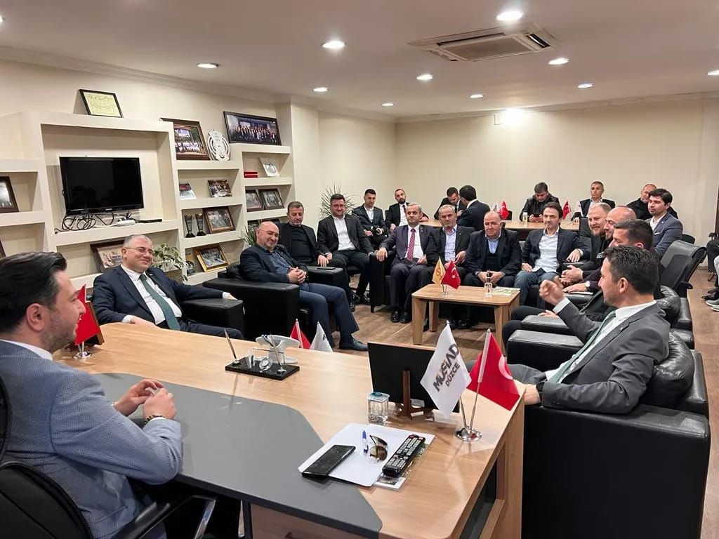  Ak Parti İl Başkanı Sayın Hasan ŞENGÜLOĞLU  ve Heyeti derneğimize ziyarette bulundular