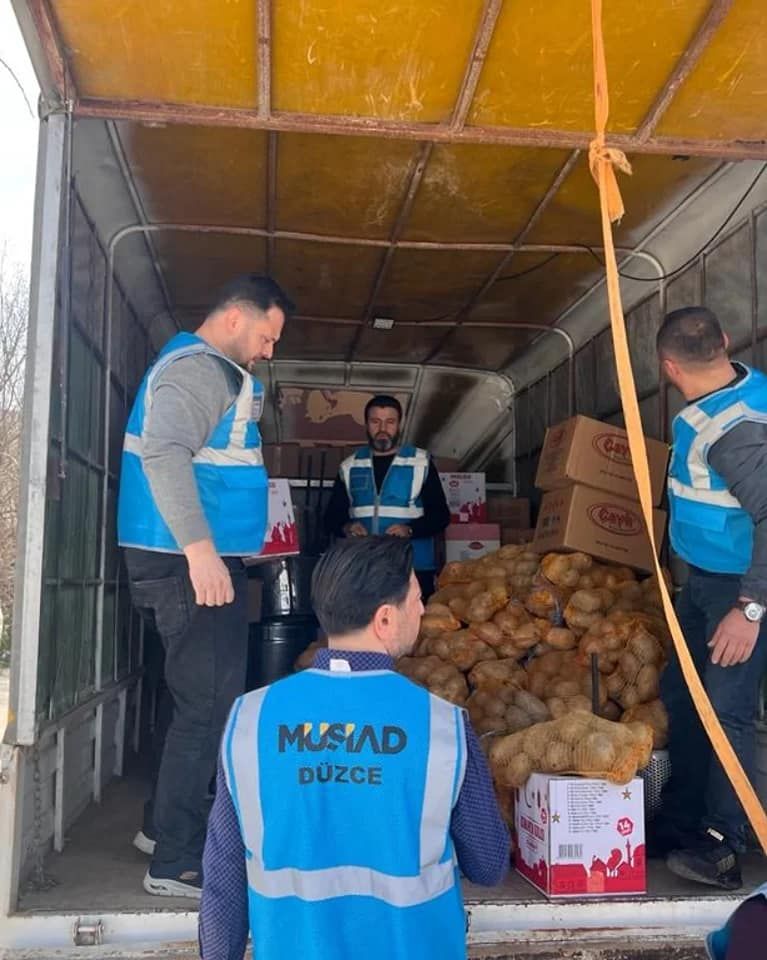 Hayata Destek Oluyoruz  Projemiz kapsamında 6. Şubatta depremi yaşayan Malatya ilimize ziyarette bulunduk