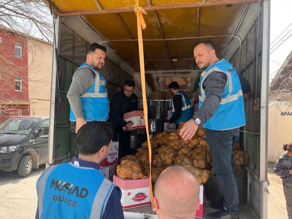 Hayata Destek Oluyoruz  Projemiz kapsamında 6. Şubatta depremi yaşayan Malatya ilimize ziyarette bulunduk