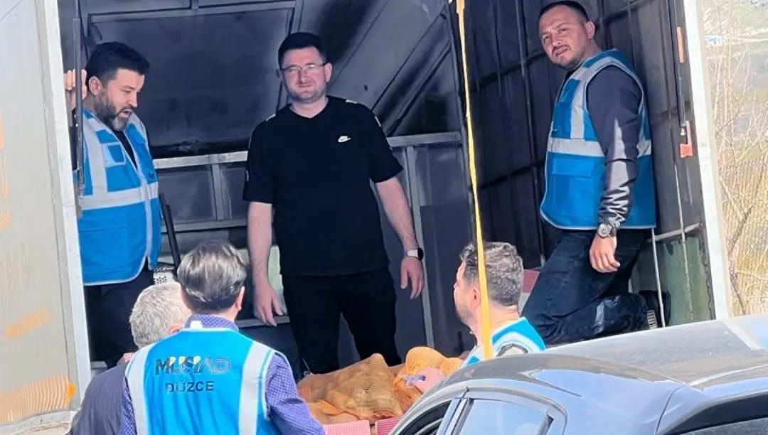 Hayata Destek Oluyoruz  Projemiz kapsamında 6. Şubatta depremi yaşayan Malatya ilimize ziyarette bulunduk