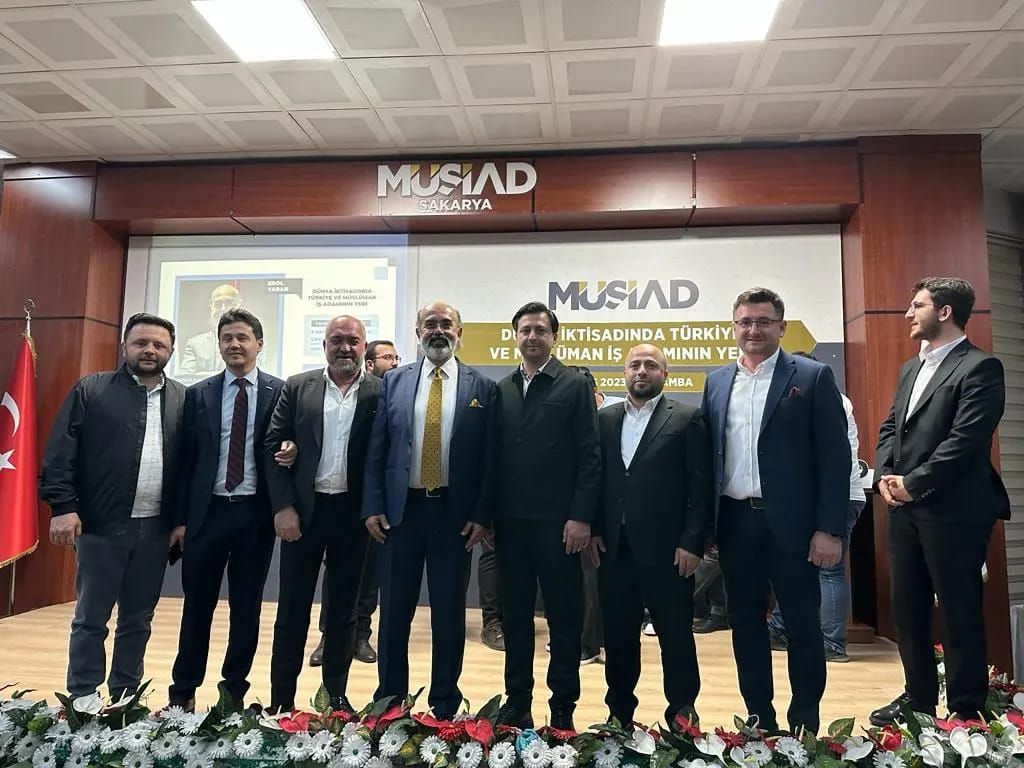MÜSİAD Sakarya'da Erol Yarar ile 'Dünya İktisadı' konferans programını gerçekleştirdik