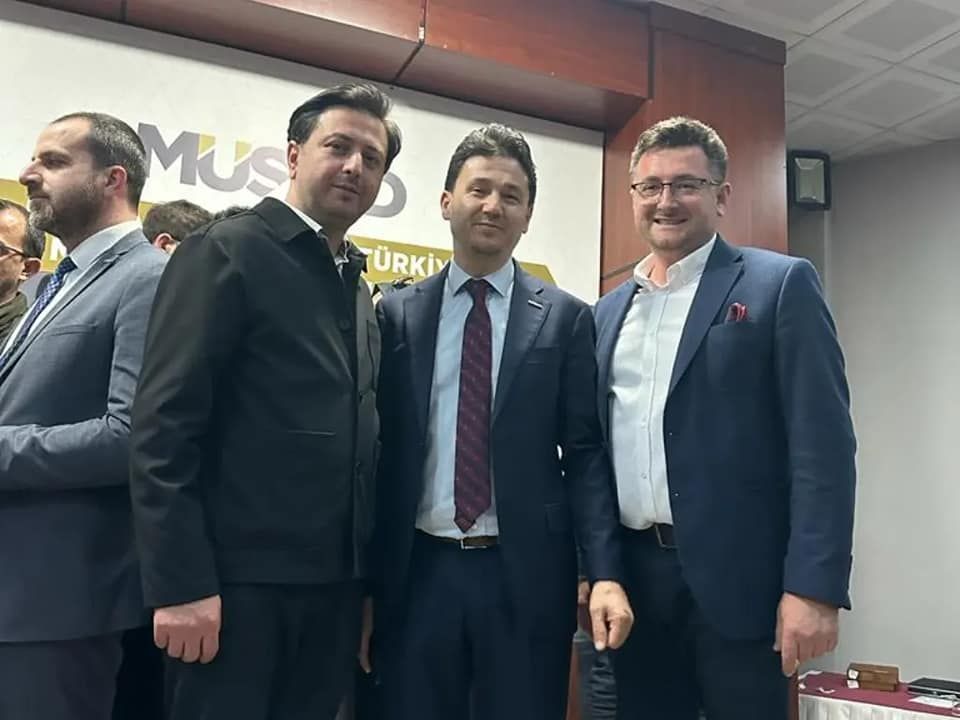 MÜSİAD Sakarya'da Erol Yarar ile 'Dünya İktisadı' konferans programını gerçekleştirdik