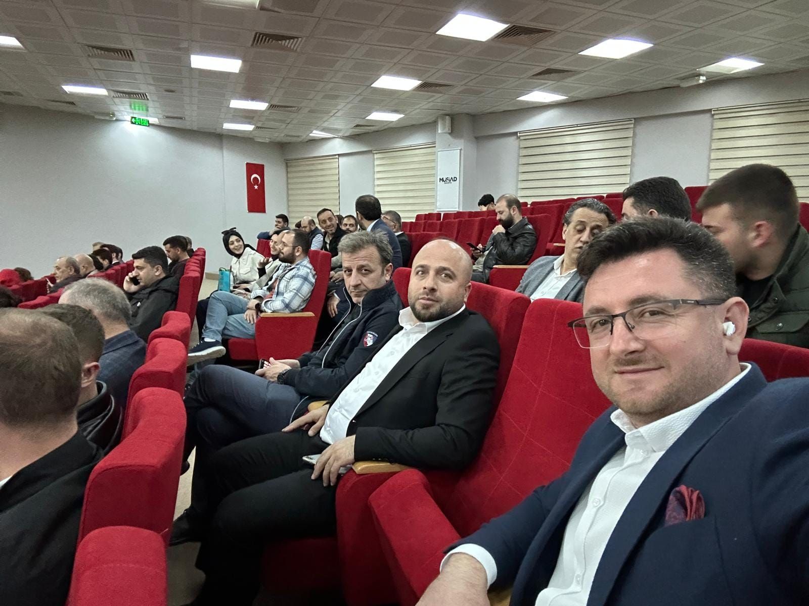 MÜSİAD Sakarya'da Erol Yarar ile 'Dünya İktisadı' konferans programını gerçekleştirdik