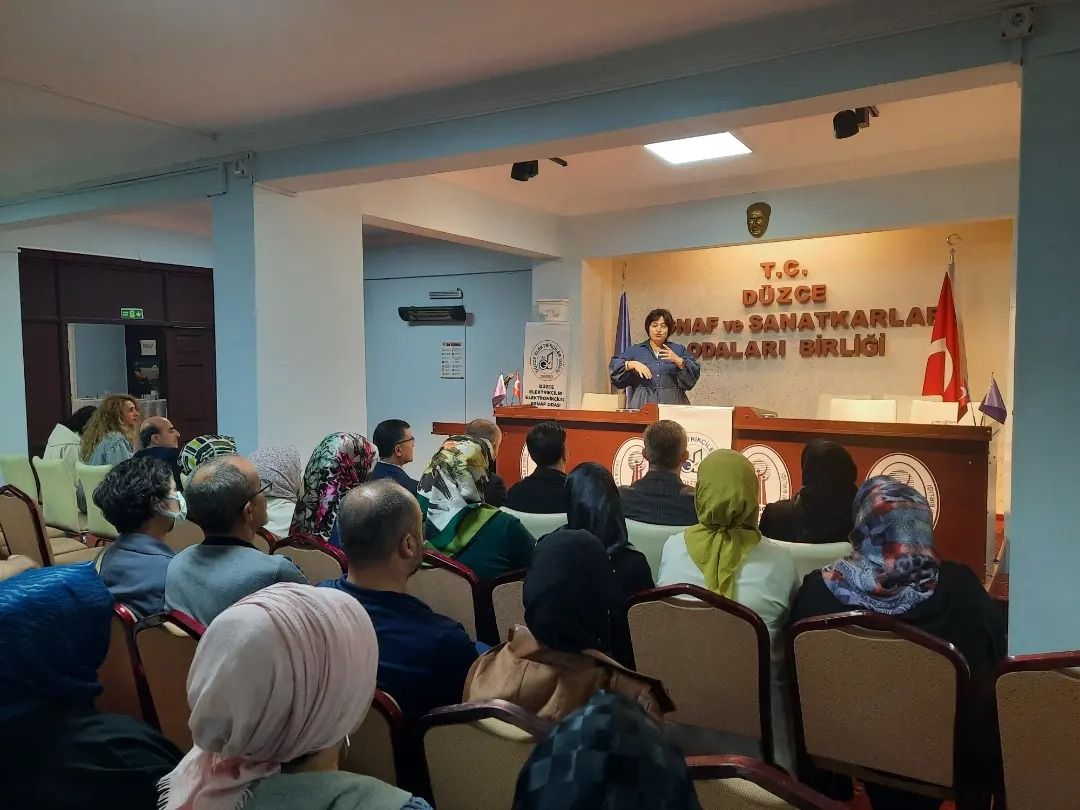 TİCARET ve İLETİŞİM Konulu seminere katılım sağladık