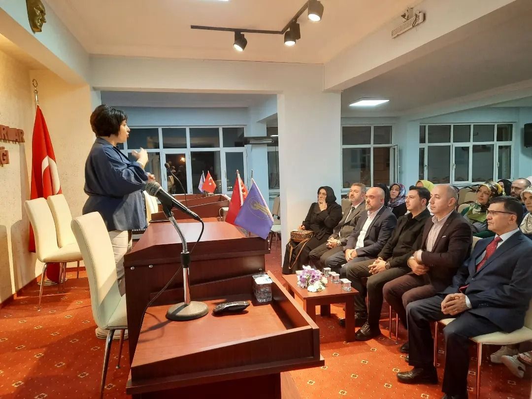 TİCARET ve İLETİŞİM Konulu seminere katılım sağladık