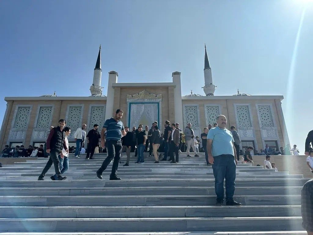  Düzce Üniversitesi İlahiyat Fakültesi Camii'nin  açılış törenine katılım sağladık