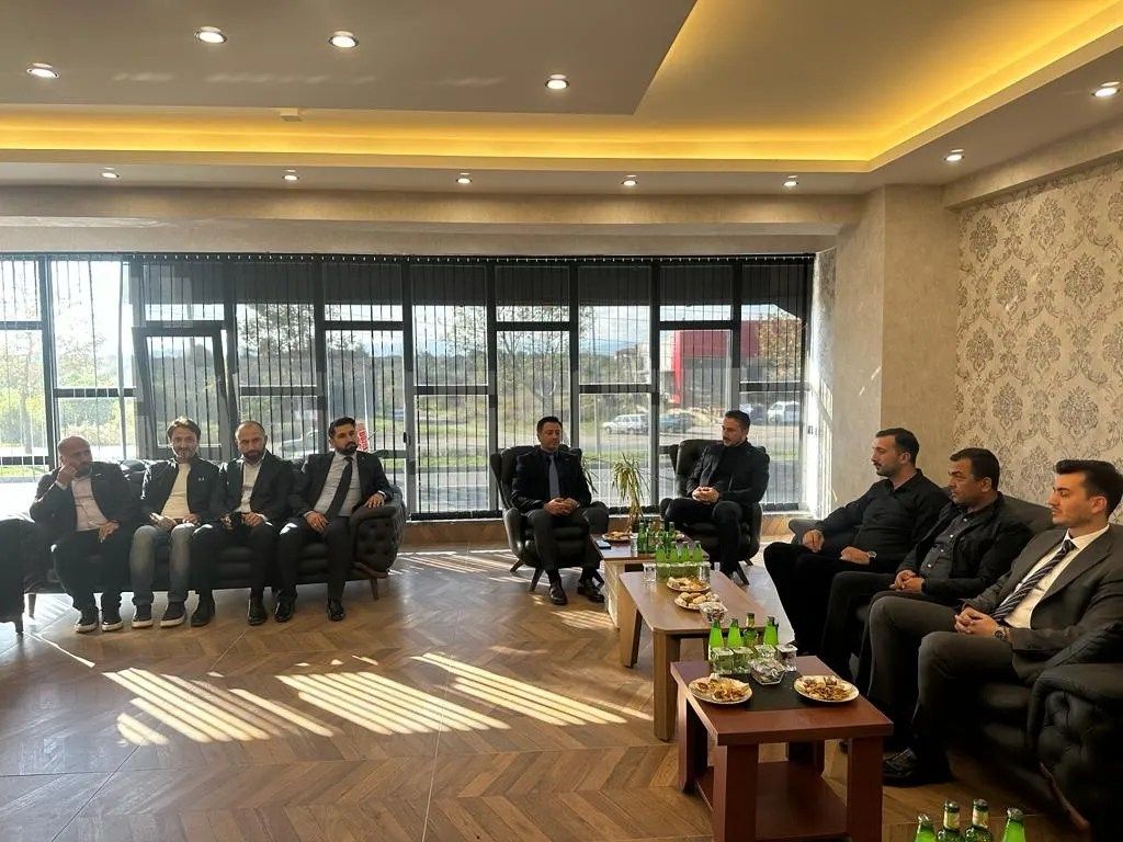 Düzce Ak Parti İl Başkanı Sayın Hasan ŞENGÜLOĞLU ve Yönetim Kurulu Derneğimize ziyarette bulundular