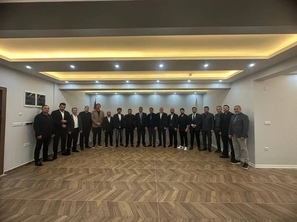 Düzce Valimiz Sayın Selçuk ASLAN derneğimize ziyartte bulundular.