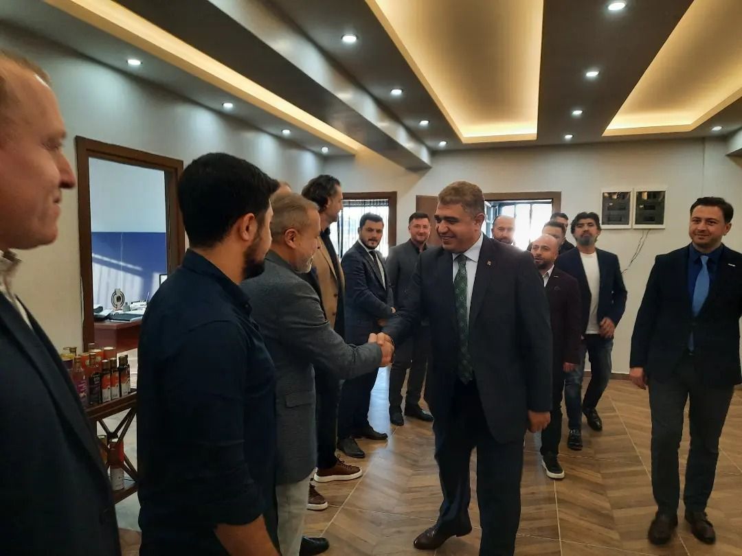 Düzce Valimiz Sayın Selçuk ASLAN derneğimize ziyartte bulundular.