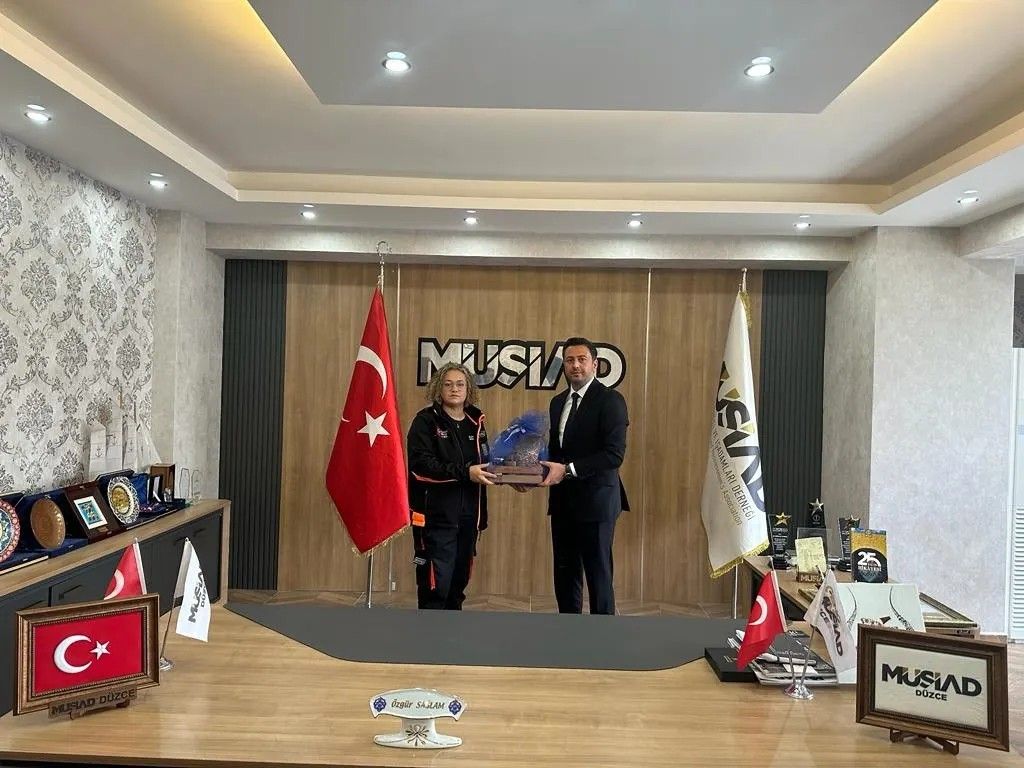 Bağımlılık ile Mücadele Arama Kurtarma ve Yardımlaşma Derneği Başkanı Sayın Nagehan YAVUZ ve Heyeti Derneğimize ziyarette bulundular
