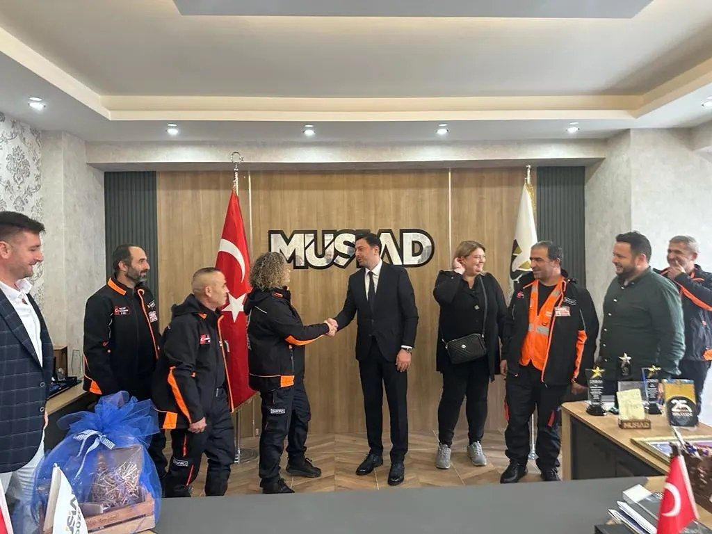 Bağımlılık ile Mücadele Arama Kurtarma ve Yardımlaşma Derneği Başkanı Sayın Nagehan YAVUZ ve Heyeti Derneğimize ziyarette bulundular