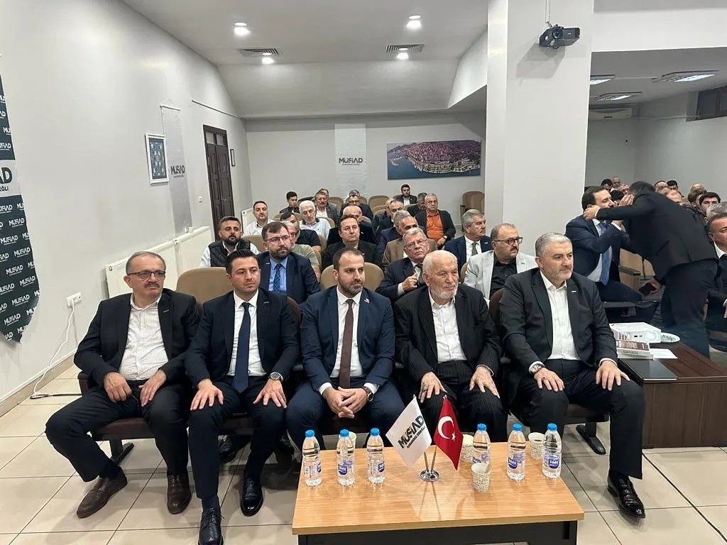  Türkiye Yüzyılı Ekonomik Gelişmeler ve Değerlendirmeler Konfaransını gerçekleştirdik