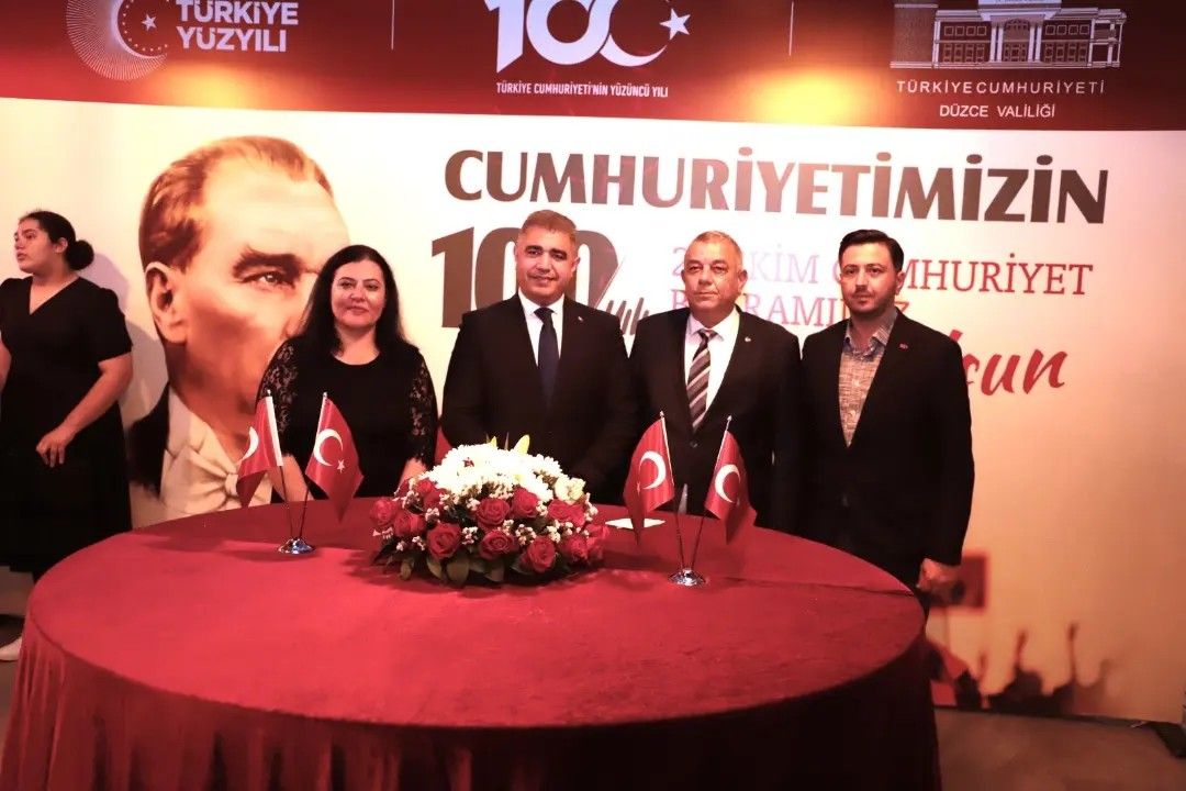 29 Ekim Cumhuriyet Bayramı 100. Yıldönümünü Valimiz Sayın Selçuk ASLAN, protokol üyeleri, sivil toplum kuruluşu temsilcileri ve vatandaşların katılımlarıyla coşkuyla kutladık.