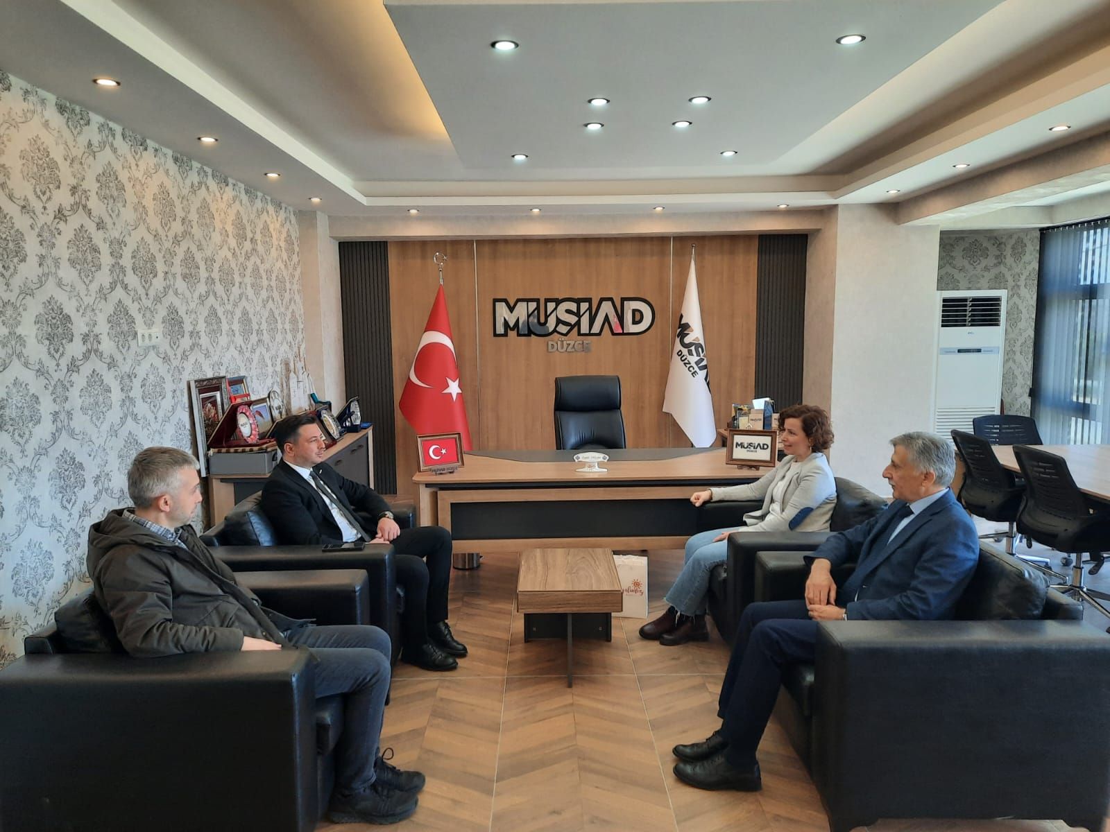 Anaokulu Müdürleri Derneğimizi ziyaret etti.